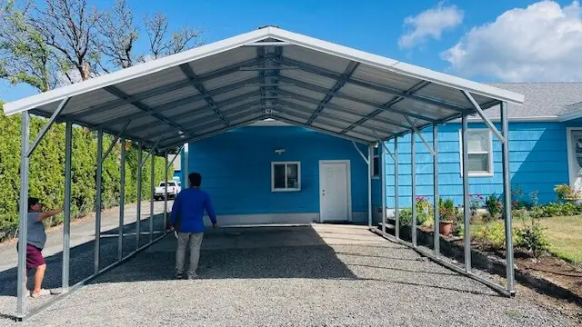 Vertical-roof open carport with braces